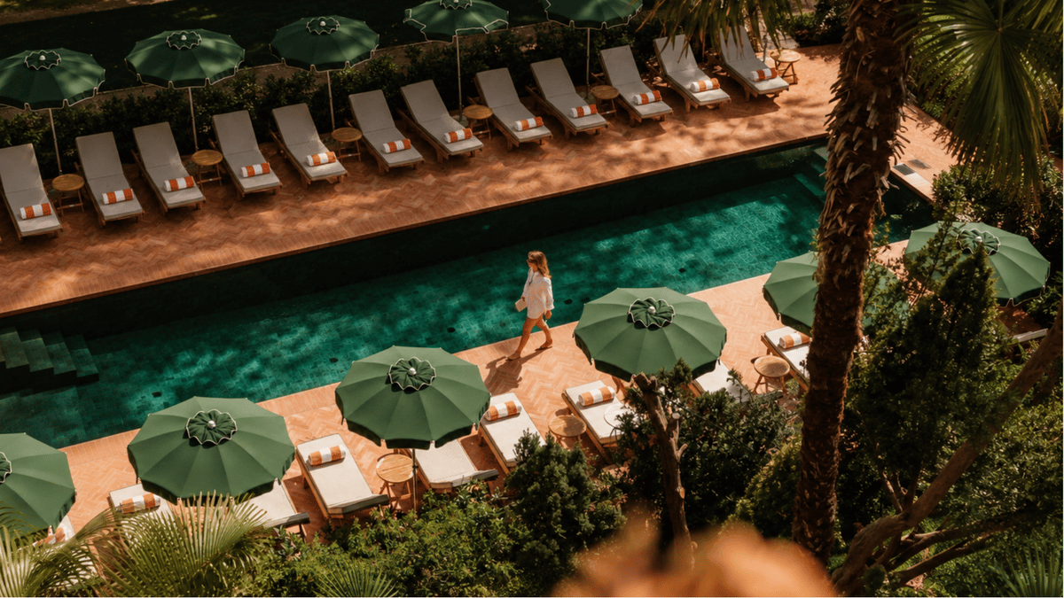 Dubai retreat pool